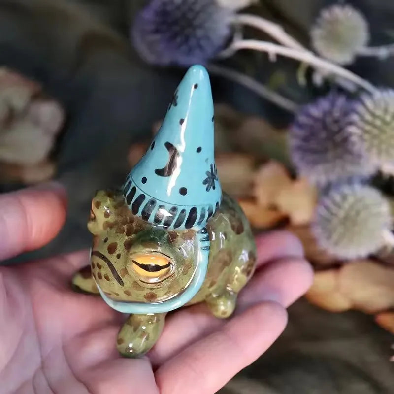 Magical Frog Garden Statues with Witch Hats – Hand-Painted Resin Outdoor Ornaments