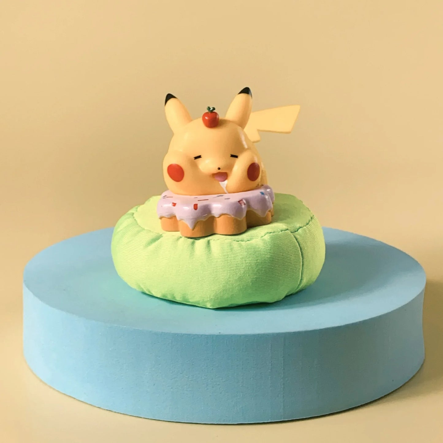 Pokemon Pikachu Cosplay Mini Figures | Cute Anime Sofa Doll Set with Sleeping Bag & Costumes – Fun Collectible Model Toy